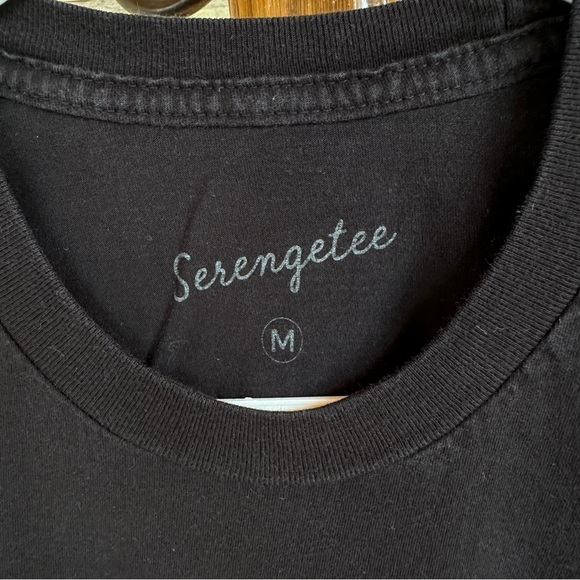 Serengetee Black Chase Views T-Shirt - Picture 3 of 4